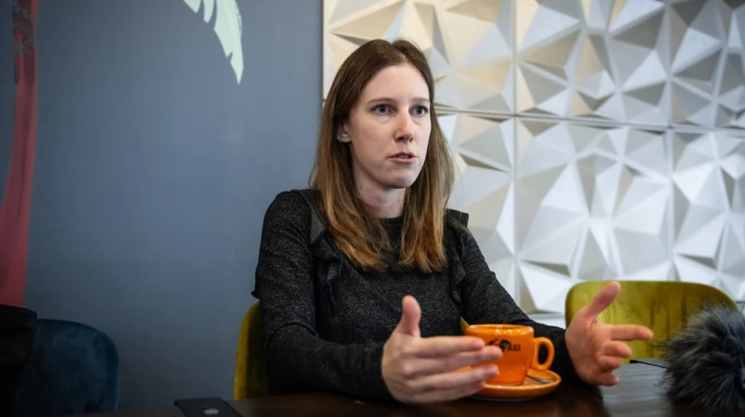 „Van, hogy az asszisztensem mellé ülnek, mert azt hiszik, ő az orvos” – így gyógyít az ország egyik legfiatalabb háziorvosa