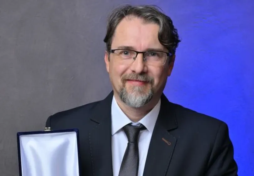 „Ötvenen várnak, csöng a telefon, egy beteg pedig ott ül előttem. Erre kerestünk megoldást” – Cserni István az Erodium rendszerről